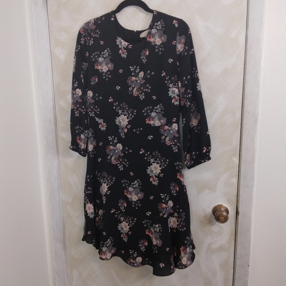 LOFT Dresses & Skirts - Size 6 Loft Wildflower Flounce Dress Dark Blue